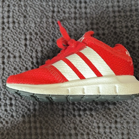 SOLD Toddler/Kids Adidas - Picture 3 of 6